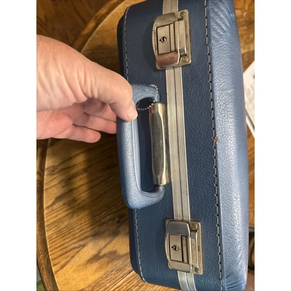 Vintage 1960's Mid Century Blue Hardshell Mod Travel Smart Suitcase/Luggage